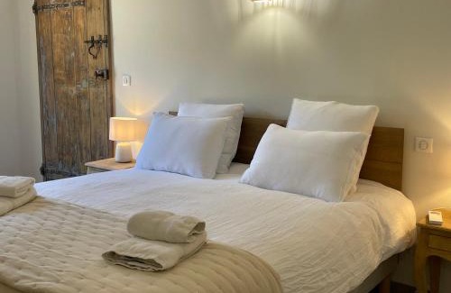 Lourmarin Casa | Mas la Chêneraie Lourmarin - Au calme, à 10 mn du centre ville à pied