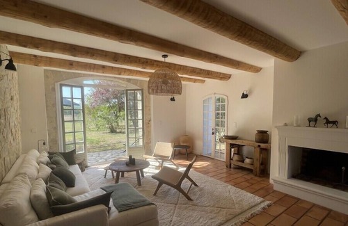 Mallemort Casa | Mas la Pradelle, at the gates of the Luberon, ideal for 12 people