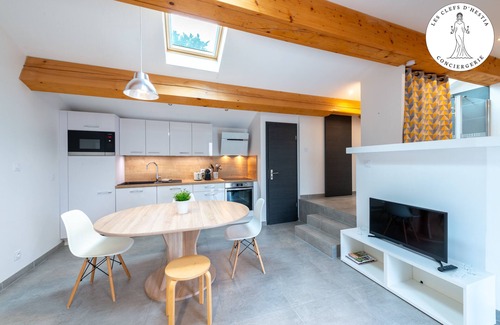 Colonzelle Otro | Casa de campo contemporánea del siglo XVIII