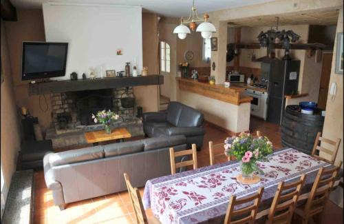 Evenos Casa | Mas Provençal 8 pers climatisé, 3 chambres avec salles de bains, piscine privée