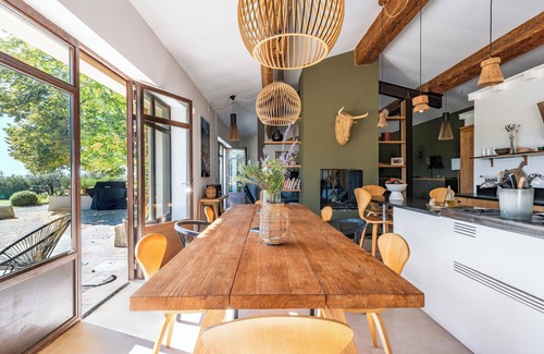Caromb Casa | Casa de campo provenzal del siglo XIX rodeada de viñedos, 6 dormitorios, 6 baños, gran piscina