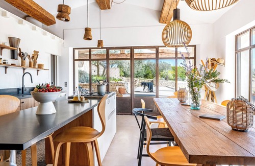 Caromb Casa | Casa de campo provenzal del siglo XIX rodeada de viñedos, 6 dormitorios, 6 baños, gran piscina