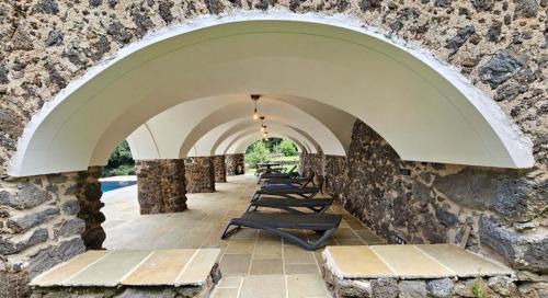 Olot Casa | Mas Puig De Baix with private Pool and gardens