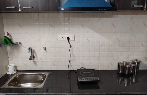 Puri Apartamento | Mascot Shanti Homestay. 1BK with attached bath