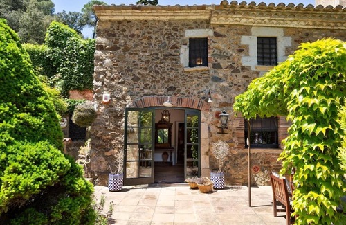 Mont-Ras Villa | Masia El Moli de Can Burjats con piscina y chimenea