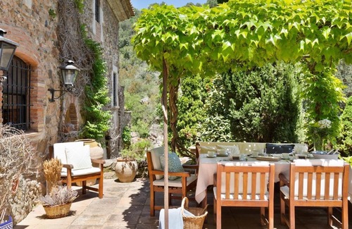 Mont-Ras Villa | Masia El Moli de Can Burjats con piscina y chimenea
