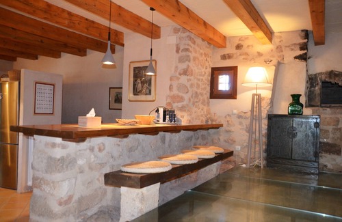 Cabra del Camp Casa | Una auténtica casa de vacaciones de alta calidad con piscina natural.