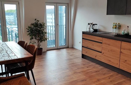 Ehrenfeld Apartamento | Masionette Wohnung mit Panorama Terrasse