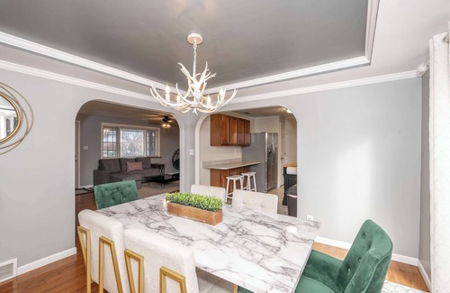 Mason Casa | Mason Marvel: Luxe Stay with Pool & Hot Tub