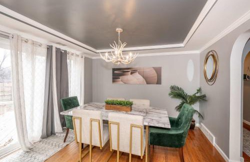 Mason Casa | Mason Marvel Luxe Stay with Pool and Hot Tub