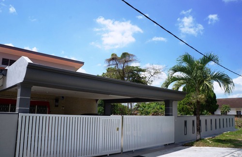 Bukit Baru Casa | Mason's Bungalow - casa de eventos / casa de familia para hasta 16+ pax