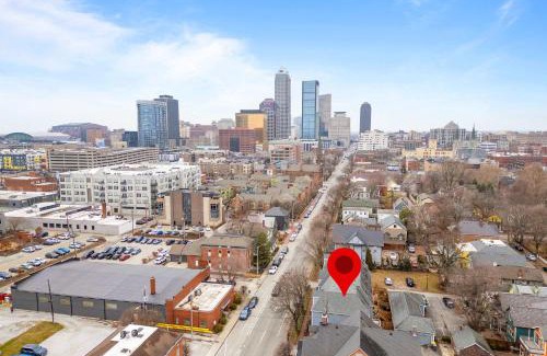 Lockerbie Square Apartamento | Mass Ave Gem and steps away from Yoga Studio