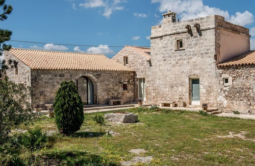 Carpignano Salentino Casa | Masseria Mauriani 1623-La-Torre de apartamentos en una antigua granja