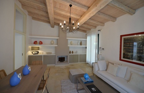 Il Monte Villa | En Salento, la hermosa Masseria San Rocco con piscina y amplio jardín.