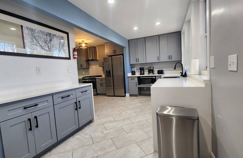 Memphis Casa | Massive 13-BR Estate with Private Pool, Sauna, Hot Tub, Casita, Abundant Parking