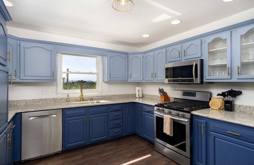 Weaverville Casa | Massive Asheville Compound~A Memorable Experience