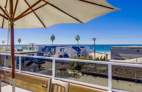 South Mission Beach Casa | Massive Beach Home with Ocean View & Amazing Rooftop