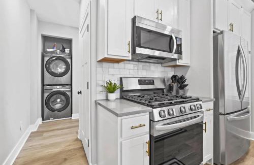 Livingston Park Casa | Massive home downtown with Hot Tub