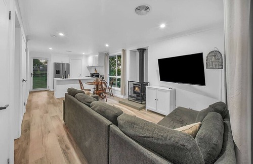 Robin Hill Casa | Massive private property - Indoor pool & More
