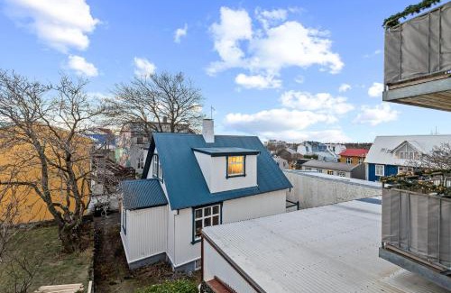 Downtown Casa | Massive Villa in Reykjavík suburbs
