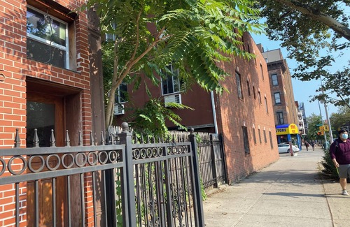 Bedford-Stuyvesant Apartamento | Master bedroom 11X14 in the beautiful community of Bed-Stuy,Brooklyn NYC.