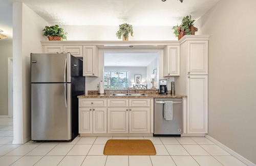 Cypress Lake Condominio | Roelens Vacations- Condo Daffodil- Fort Myers