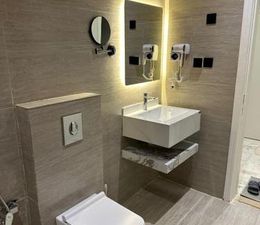 Riyadh Apartamento | Master Studio with a room and a hall ماستر استوديو وصالة سوار