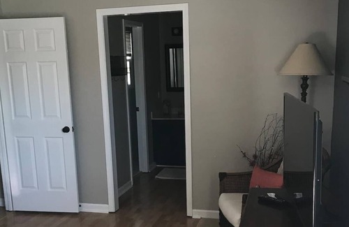 Antioch Casa | Master Suite by the Lake