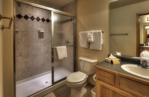 Four O'Clock Villa | Esquí de Breckenridge CO! Master Suite (DEC 2017)