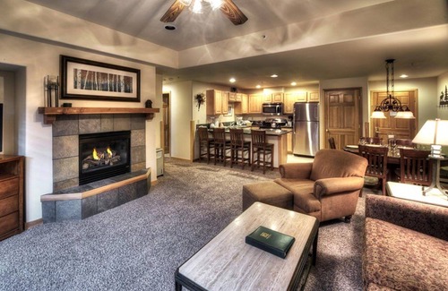 Four O'Clock Villa | Esquí de Breckenridge CO! Master Suite (DEC 2017)