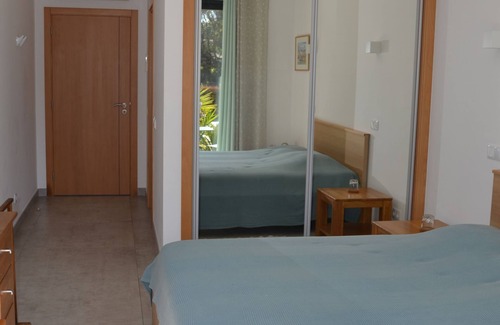 Penina Cama Y Desayuno | Master suite on Penina golf course, quiet and close to town centers and beaches.