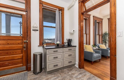 Dubuque Apartamento | Masterpiece on Main #2