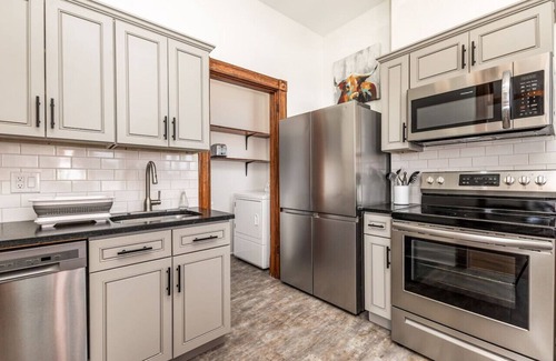 Dubuque Apartamento | Masterpiece on Main #2
