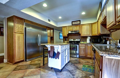 Spring Valley Casa | Masterpiece Retreat: un retiro corporativo / familiar, a solo 3-5 minutos de Strip / Airport