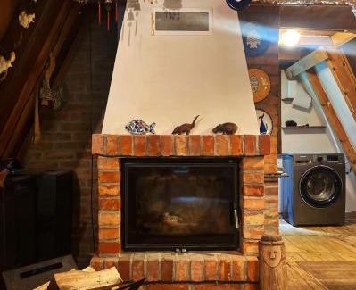 Ostrow Wielki Cabina | Masurian District home office praca zdalna remote work internet SATELITARNY STARLINK speed 155MBs download, trzy oddzielne stoły do pracy w trzech pomieszczeniach