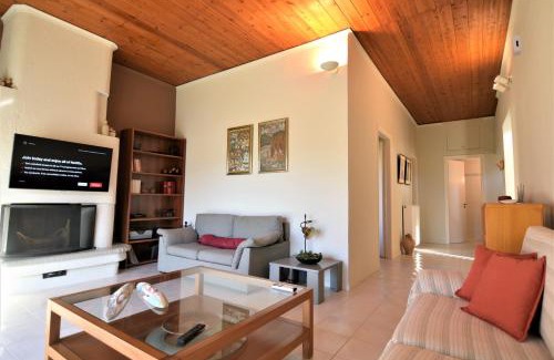 Astros Casa | Mata's Spacious Apartment