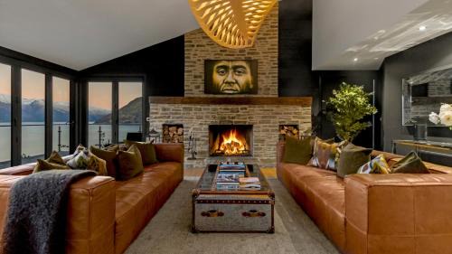 Fernhill Villa | Matakauri House by MajorDomo - Stylish Four Bedroom Villa
