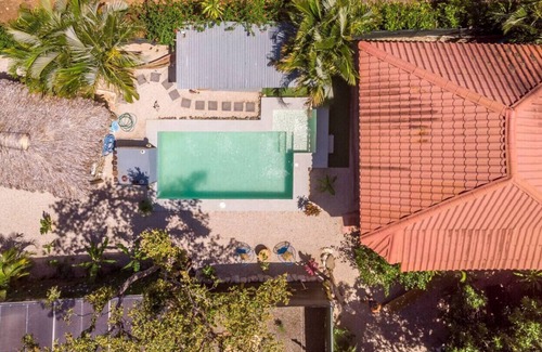 Matapalo Apartamento | Matambú Casita: Charming & Rustic with Shared Pool