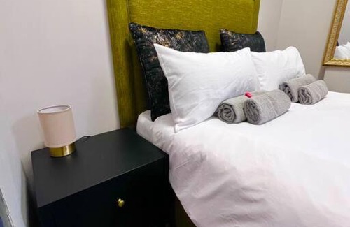 Downtown Johannesburg Apartamento | Matcha themed Apartment in City