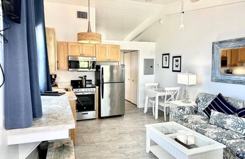 Islamorada Complejo | Matecumbe Resort: Your Home Away From Home in the Florida Keys-1 Bedrm with View