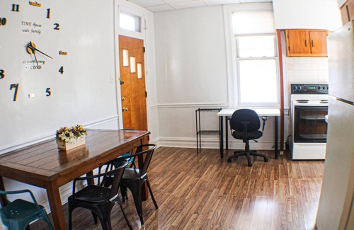 Bloomfield Apartamento | Mathilda Street Trio - The Lodge with King Bed