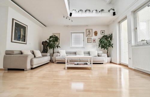 Siska District Apartamento | Matic Spacious Modern Apartment