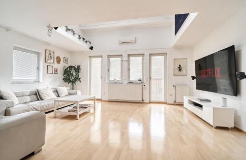 Siska District Apartamento | Matic Spacious Modern Apartment