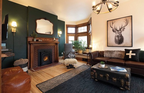 St. Louis County Casa | Matilda - Stunning, 3-bed, vintage home in Duluth!