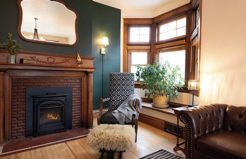 St. Louis County Casa | Matilda - Stunning, 3-bed, vintage home in Duluth!
