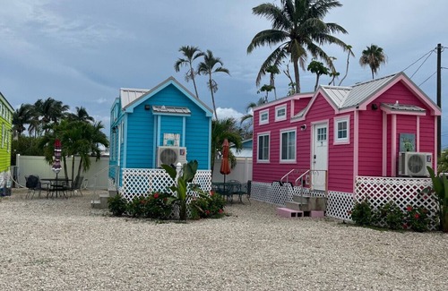Matlacha Casa | Matlacha Tiny Village - Flamingo