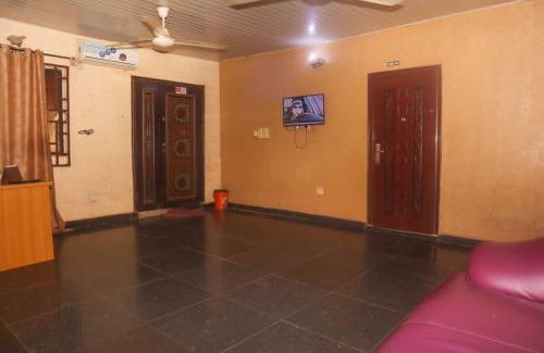 Ado Casa | Matmonic Guesthouse Nyanya