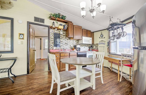 Surfside Beach Cabaña | Cottage con Encanto en la Playa | Paseo a la playa
