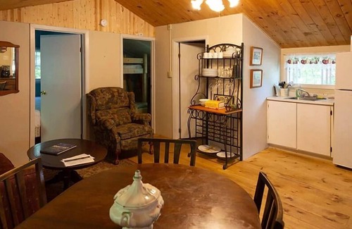 Papineau-Cameron Cabaña | Mattawa River Resort