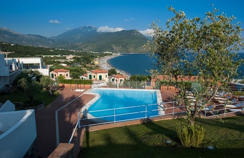Villammare Apartamento | Matte Sea view flat located in the Ruve Bianche Residence with swimming pool and private beach